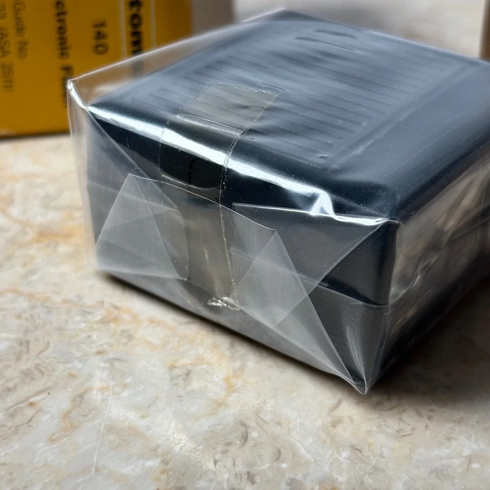 Fotomatic Electronic Flash 140 Black Vintage 35mm‎ Camera Hot Shoe Mount Sealed